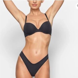 SKIMS Black Bra